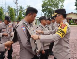 Jelang Pilkada, Kapolres Aceh Timur Serahkan Kaporlap Kepada Bhabinkamtibmas