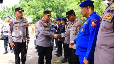 Kapolri Tinjau Posko Pengungsi, Erupsi Gunung Lewotobi di NTT