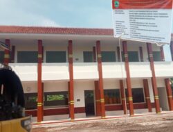 Diduga DAK 2024 Gedung Sekolah Dasar Negeri 2 Sindanghaji Kecamatan Palasah di Borongkan