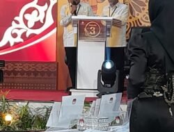 Pasangan Calon H. Mukhlis. ST dan Ir. Razuardi. MT, Tampil  Cerdas dan Berwibawa