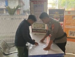 Personel Urident Sat Reskrim Polres Karangasem, Berikan Pelayanan Sidik Jari