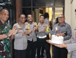 Kapolres Karangasem, Berikan Kejutan Ulang Tahun Kepada Dandim 1623 Karangasem
