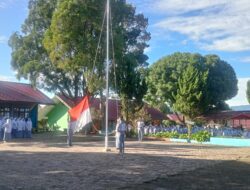 Upacara Bendera Hari Senin di Lapangan SMA Negeri 1 Timang Gajah