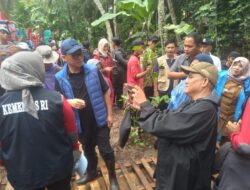 Kades Embay, Menyabut Dengan Hangat Atas Kehadiran Mantri Desa Dan Mentri Sosial serta Gebernur Terpilih dan Bupati Terpilih