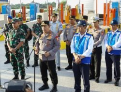 Jelang Persiapan Pengamanan Natal-Tahun Baru, Kapolri dan Panglima TNI Tinjau Gerbang Tol Prambanan