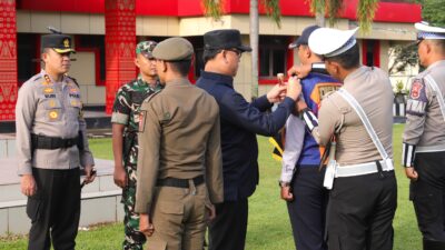 Polres Banyuasin Laksanakan Apel Gelar Pasukan Ops Lilin Musi 2024, Siapkan Pengamanan di Gereja dan Antisipasi Kemacetan.