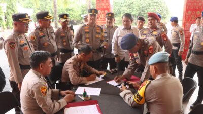 Kapolres Banyuasin Lakukan Pengecekan dan Pengawasan Senjata Api Dinas