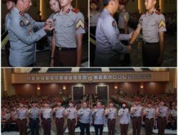 Kadivhumas Berikan Pin Brivet, kepada 10 Taruna Akpol dengan Nilai Sertifikasi Kehumasan Terbaik