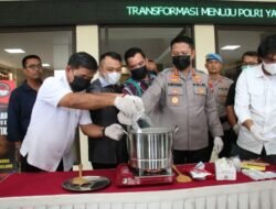 Kapolresta Barelang Pimpin Pemusnahan 153,06 Gram Sabu, Selamatkan Ribuan Jiwa
