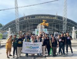 Ecoton Bawa Kran Plastik ke CFD Gresik: Ingatkan Bahaya Sampah Plastik Sekali Pakai