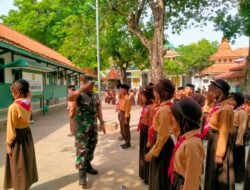 Tumbuhkan Jiwa Patriotisme, Babinsa Modung Berikan Wasbang Di Ponpes Attahririyah