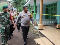 Polres Pasuruan Salurkan Bantuan Untuk Korban Pergeseran Tanah di Purwodadi