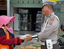 Jum’at Berkah, Satlantas Polres Aceh Timur Sentuh Masyarakat