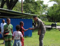 Satgas Ban Op Damai Cartenz 2025, Cipatakan Senyum Anak Papua dengan Cahaya Kedamaian di Yalimo