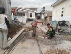 Babinsa Koramil 06/Jagong Gelar Karya Bakti Bersama Warga di Jagong Jeget