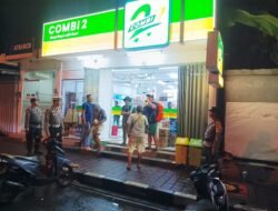 Personil Polsek Padangbai Gelar Patroli Malam Hari, Berikan Himbauan Kamtibmas Melalui Upaya Dialogis 