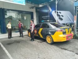 Unit Patroli Satsamapta Polres Karangasem Laksanakan Patroli Dialogis, Sambangi Kantor Bank Mandiri Cabang Amlapura