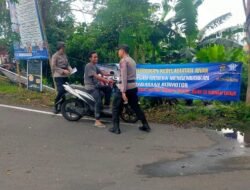 Satgas Preemtif Polres Karangasem Lakukan Pemasangan Spanduk Himbauan, dalam Rangka Operasi Keselamatan Agung 2025