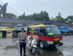 Dalam Rangka Operasi Keselamatan Agung 2025, Satgas Preemtif Berikan Sosialisasi / Penling di Seputaran Pasar Karangsokong Subagan