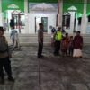 Personil Polsek Padangbai Lakukan Pengamanan, Pelaksanaan Sholat Tarawih Selama Bulan Suci Ramadhan