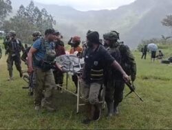 Walau Medan Hanya Dapat di Tempuh dengan Helly Copter, Polri dan TNI Berhasil Evakuasi Korban Serangan KKB di Distrik Anggruk