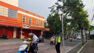 Rutinitas Pagi Sat Binmas Polres Karangasem, Melaksanakan Strong Point Pagi
