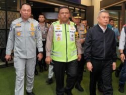 Kakorlantas-Menhub Pantau Hari Pertama, Operasi Ketupat 2025