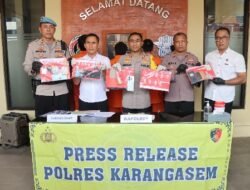 Kasat Resbarkoba Dampingi Kapolres Karangasem, dalam Press Release Kasus Penyalagunaan Narkoba