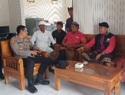Kapolsek Sidemen Gelar Jum’at Curhat, di Kantor Desa Kertha Buana