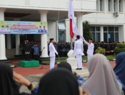 Pimpim Upacara Hardiknas 2025, Sekda Lhokseumawe Tekankan Pendidikan Bersih, Berkarakter, dan Tanpa Pungli