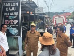 Bupati Tapanuli Utara Tinjau Pengerukan dan Pembersihan Gorong-Gorong di Sekitar Jalan D.I Panjaitan