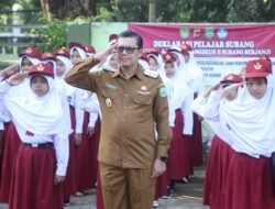 Kembali Ke Sdn Dangdeur 2, Kang Akur Bernostalgia Dan Berikan Pesan Pendidikan Di Momentum Hardiknas