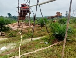 Seorang Guru. Sekolah Min Bangko Tinggi.( zubaidah) Tekesan Sediakan Lahan Tambang Mas Ilegal (Dompeng) Di wilayah Desa Sungai Ulak Di Blakang Btn Kota Mandiri Kec. Nalo Tantan Kab. Merangin