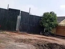 Diduga Gudang Tempat Penimbunan BBM Ilegal Pinggir Jalan Lintas Desa Rambutan Kc. Indralaya Utara,