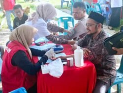 Kapolsek Peureulak Bersama Anggota Ikut Donor Darah di Hari Palang Merah Internasional