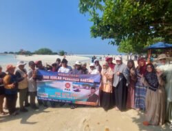 Kader & Simpatisan PKS Kota Baru, timses Fendaby Surya, rihlah ke pulau Pari bersama travel Happyone_Adventure