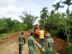 Satgas TMMD Ke 124 Kodim 0103/Aceh Utara Mulai Lakukan Pengerjaan Peningkatan Badan Jalan Di Desa Pase Sentosa
