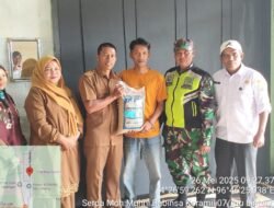 Babinsa Koramil 07/Atu Lintang Dampingi Penyaluran 200 Kg Bibit Padi ke Kelompok Tani