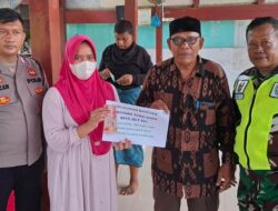 Pastikan Tepat Sasaran, Personel Polsek dan Koramil Simpang Ulim Turun Bareng Kawal Penyaluran BLT Extrem
