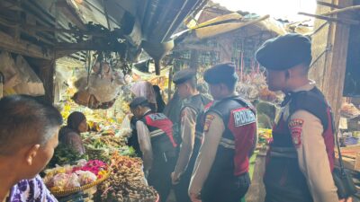 Tegas! Sat Samapta Polres PALI Sisir Pasar Induk, Bubarkan Potensi Premanisme