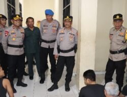 Kasipropam AKP I Nyoman Surantika Dampingi Wakapolres Karangasem Kompol Ruli Agus Susanto, Lakukan Pengecekan Tahanan di Rutan Polres Karangasem