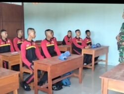 Tingkatkan Nasionalisme, Babinsa Koramil 0829-07/Labang Berikan Pembekalan Wawasan Kebangsaan di SMK Pelayaran Indobaruna