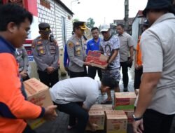 Kapolres Gresik Salurkan Bantuan Sosial, kepada Warga Terdampak Banjir di Benjeng