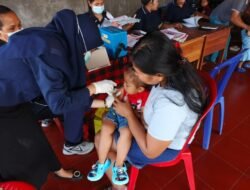 Sambut Hari Bhayangkara ke-79, Polres Jembrana, Gelar Vaksinasi Anak dan Cek Kesehatan Gratis untuk Warga