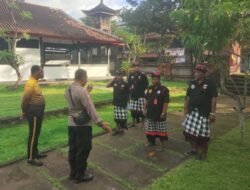Sat Binmas Polres Karangasem Berikan Pelatihan kepada Pecalang dalam Menyambut Hari Bhayangkara ke-79