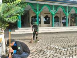Babinsa Koramil 0829-05/Kwanyar Gelar Karya Bakti di Masjid Raudatul Hidayah