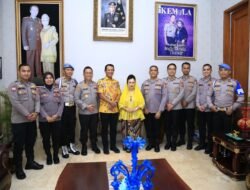 Anjangsana HUT Bhayangkara ke-79, Tim Polri Sambangi Kediaman Jenderal (Purn) Sutarman