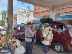 Sat Binmas Sambangi dan Berdialogis dengan Supir Angkot, di Pasar Barat Amlapura