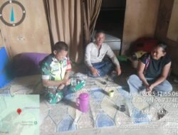 Babinsa Serda Zikran Sahadat Jalin Komsos Bersama Warga Desa Merah Muyang