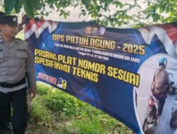 Tekan Angka Pelanggaran Subsatgas Binluh Operasi Patuh Agung 2025, Berikan Penyuluhan dan Himbauan Melalui Pemasangan Spanduk